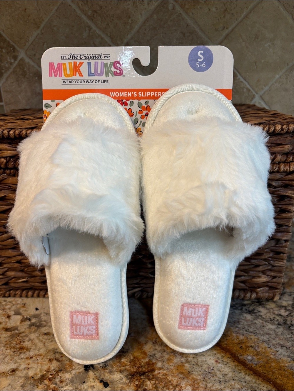 New Muk Luks White Plush Slide Slippers-Small 5-6